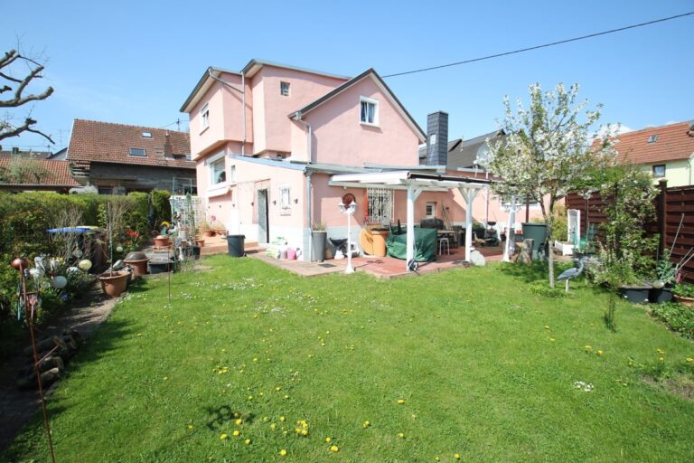 Gemütliches Wohnhaus mit einem Garten zum Träumen!