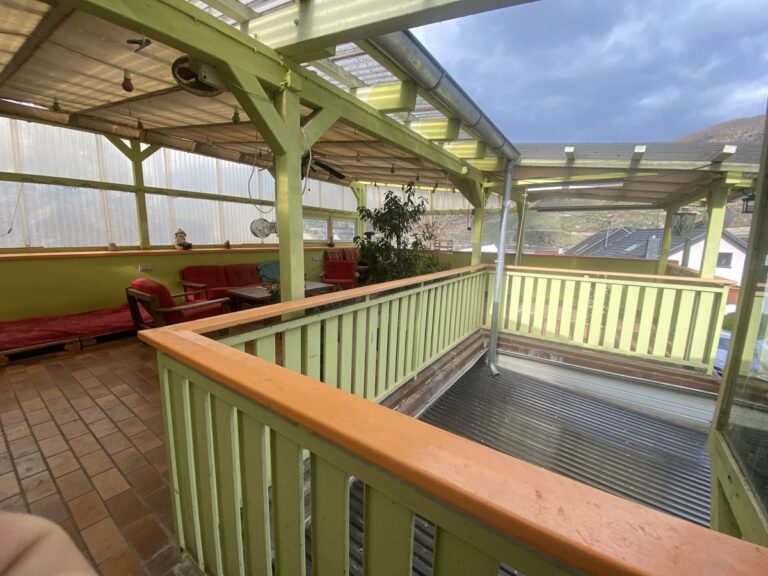 Wohnhaus mit XXL-Terrasse und Rheinblick