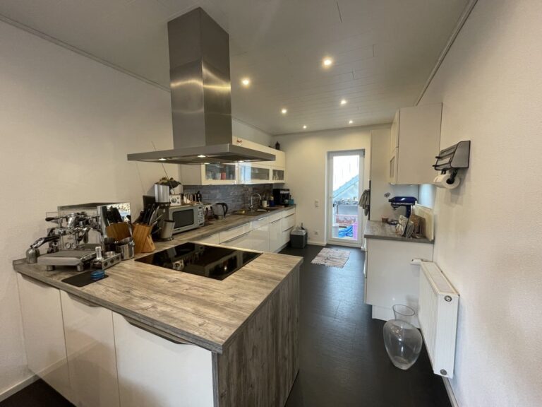 Zum Wohnen und Wohlfühlen –
Einfamilienhaus mit großer Terrasse