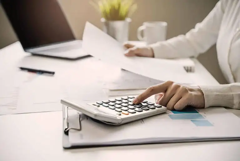 Unterlagen und Zeichnung Hausverkauf