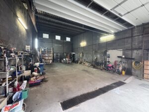 Seltene Anlagechance – 
Garagenhalle mit Starkstrom und Wasseranschluss