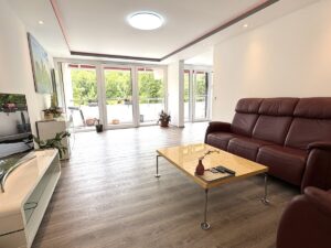 Modernisierte 4-Zimmer-Eigentumswohnung im Panoramahaus