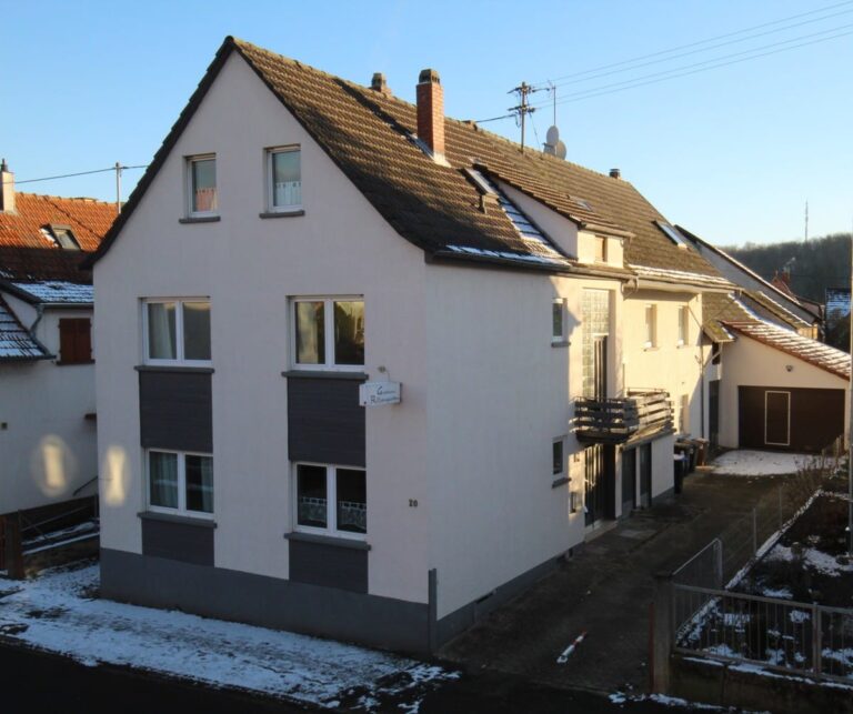 Mehrfamilienhaus mit großem Potential und solider Rendite!