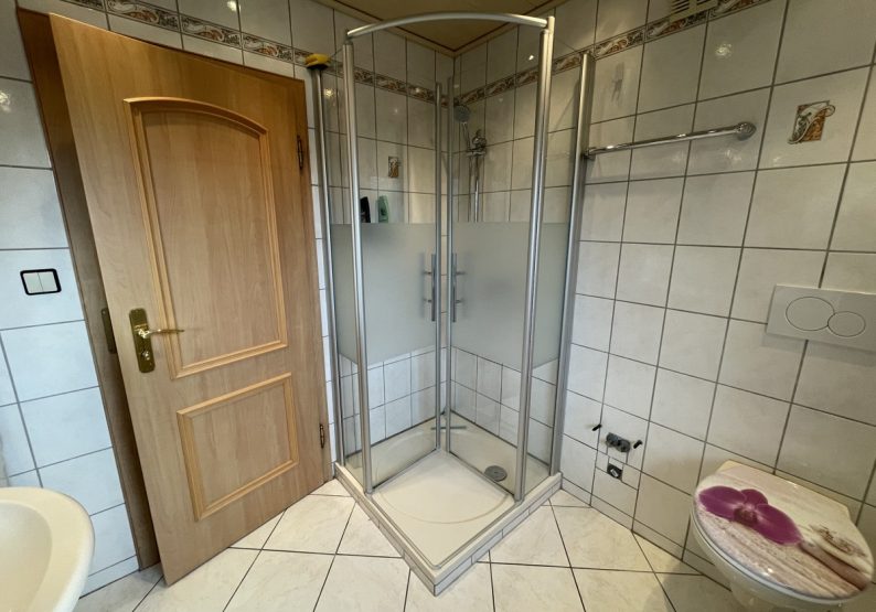 Duschbad EG