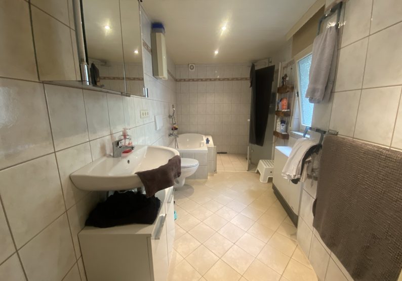 Badezimmer EG